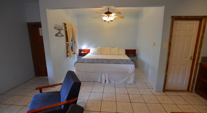 Imagen de la habitación del Hotel Mariposa Lodge, Isla de Roat&aacute;n. Foto 3