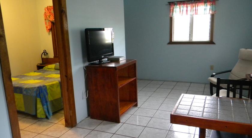 Imagen de los interiores del Hotel Mariposa Lodge, Isla de Roat&aacute;n. Foto 11