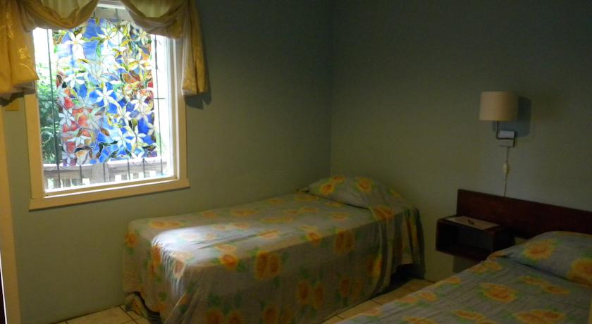 Imagen de la habitación del Hotel Mariposa Lodge, Isla de Roat&aacute;n. Foto 4