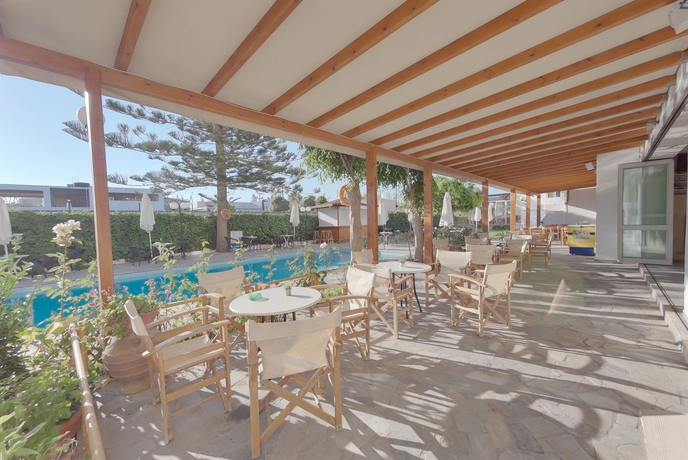 Imagen del bar/restaurante del Hotel Marirena. Foto 4