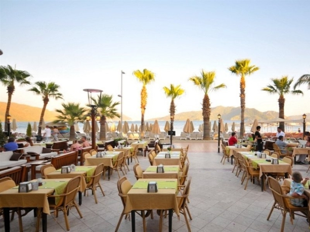 Imagen general del Hotel Maris Beach Otel. Foto 2