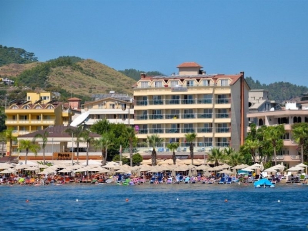 Imagen general del Hotel Maris Beach Otel. Foto 8