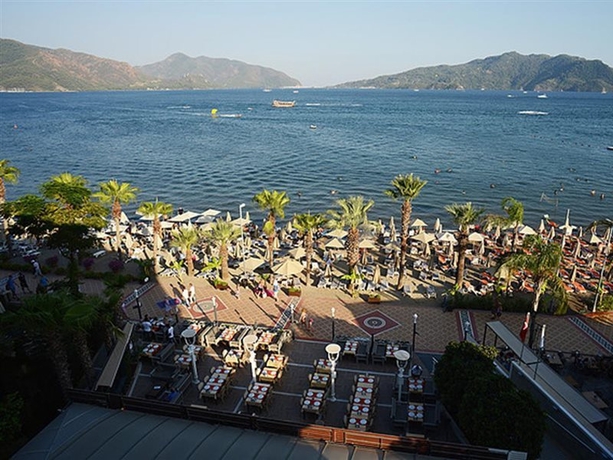 Imagen general del Hotel Maris Beach Otel. Foto 14