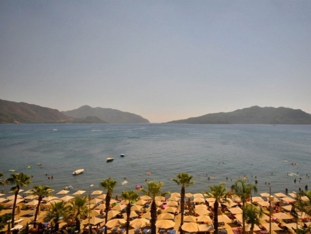 Imagen general del Hotel Maris Beach Otel. Foto 15