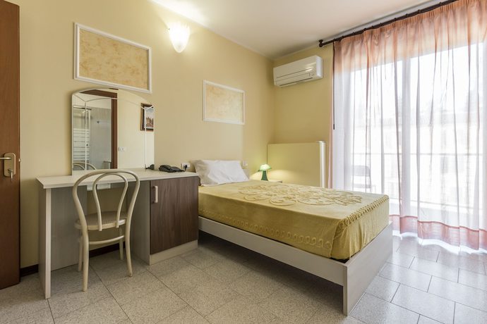 Imagen de la habitación del Hotel Maris, Parma. Foto 2