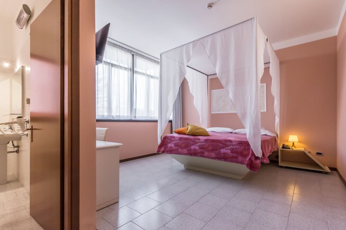 Imagen de la habitación del Hotel Maris, Parma. Foto 6