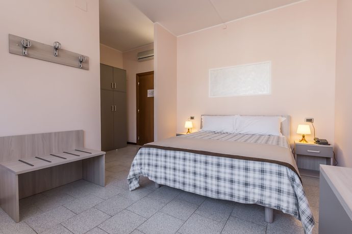 Imagen de la habitación del Hotel Maris, Parma. Foto 12