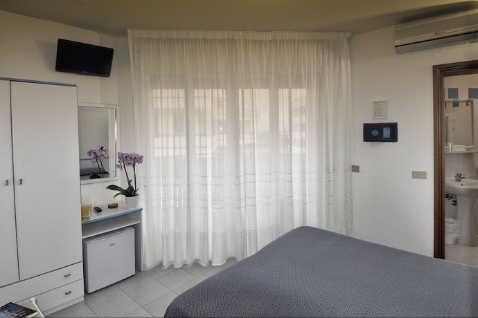 Imagen de la habitación del Hotel Marisa, Caorle. Foto 6
