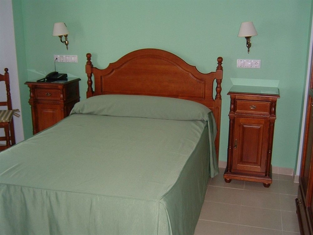 Imagen de la habitación del Hotel Marisa, Córdoba. Foto 7