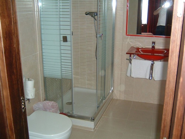 Imagen de la habitación del Hotel Marisa, Córdoba. Foto 8