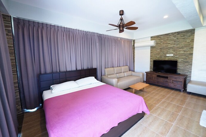 Imagen de la habitación del Hotel Marisa Villa. Foto 21