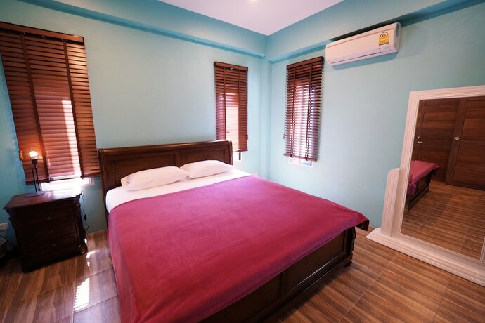Imagen de la habitación del Hotel Marisa Villa. Foto 22