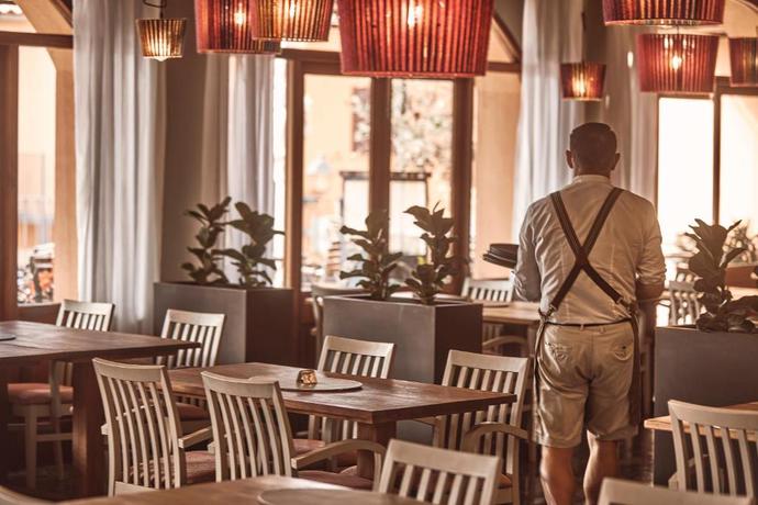 Imagen del bar/restaurante del Hotel Maristel and Spa - Adults Only. Foto 3