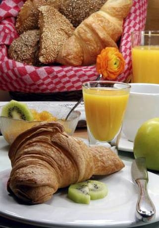 Imagen de los exteriores del Hotel Maritan. Foto 16