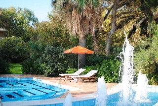 Imagen de la piscina del Hotel Maritas Apartments. Foto 15