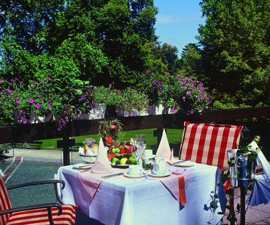 Imagen de los exteriores del Hotel Maritim Bad Homburg. Foto 12