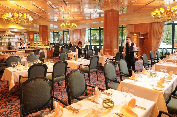 Imagen del bar/restaurante del Hotel Maritim Bremen. Foto 3