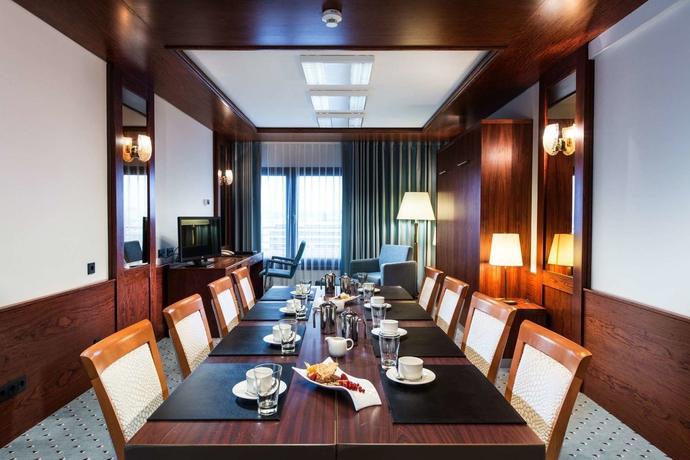 Imagen de los interiores del Hotel Maritim Darmstadt. Foto 10