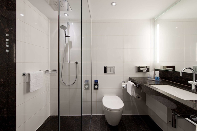 Imagen de la habitación del Hotel Maritim Darmstadt. Foto 4