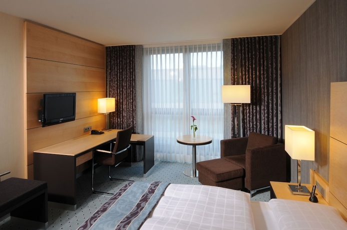 Imagen de la habitación del Hotel Maritim Düsseldorf. Foto 7