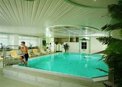 Imagen de la piscina del Hotel Maritim Halle An Der Saale. Foto 6