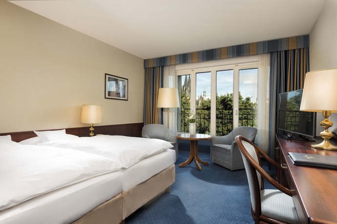 Imagen de la habitación del Hotel Maritim Köln. Foto 6