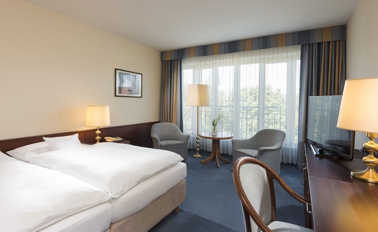 Imagen de la habitación del Hotel Maritim Köln. Foto 13