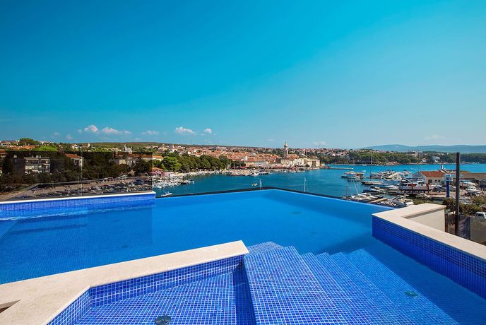 Imagen de la piscina del Hotel Maritim, Krk. Foto 12