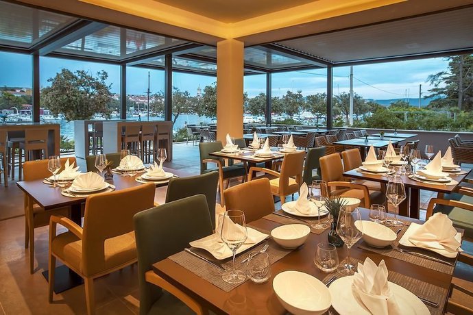 Imagen del bar/restaurante del Hotel Maritim, Krk. Foto 3