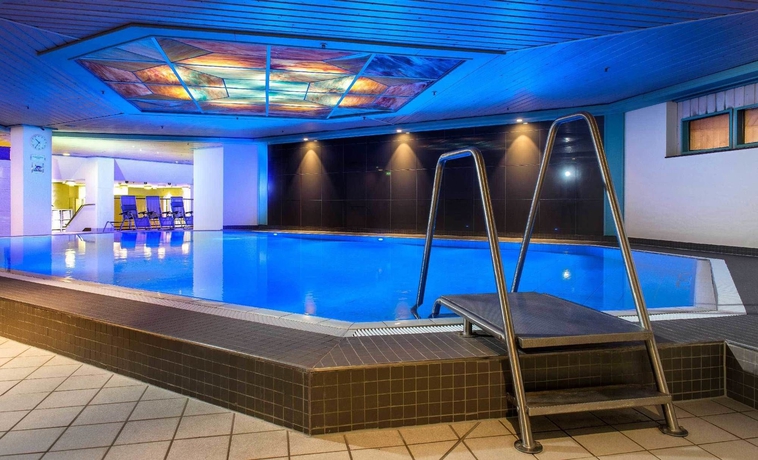 Imagen de la piscina del Hotel Maritim Magdeburg. Foto 15