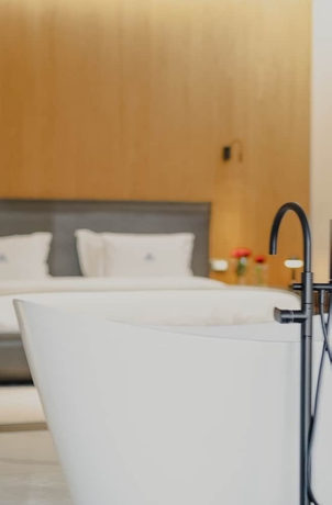 Imagen de la habitación del Hotel Maritim Marina Bay Luxury Resort. Foto 15