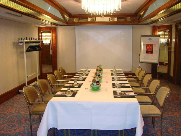 Imagen de los interiores del Hotel Maritim München. Foto 13