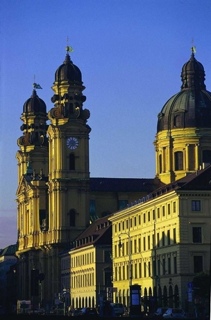 Imagen de los exteriores del Hotel Maritim München. Foto 11