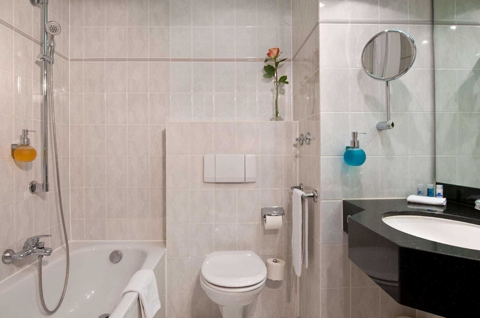 Imagen de la habitación del Hotel Maritim München. Foto 8