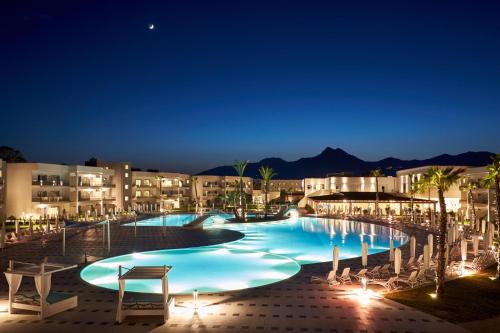 Imagen de la piscina del Hotel Maritim Resort Calabria. Foto 3