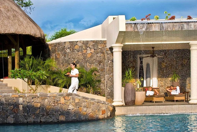 Imagen de la piscina del Hotel Maritim Resort and Spa Mauritius. Foto 16