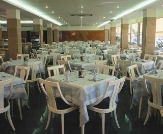 Imagen del bar/restaurante del Hotel Maritim, Roses. Foto 15