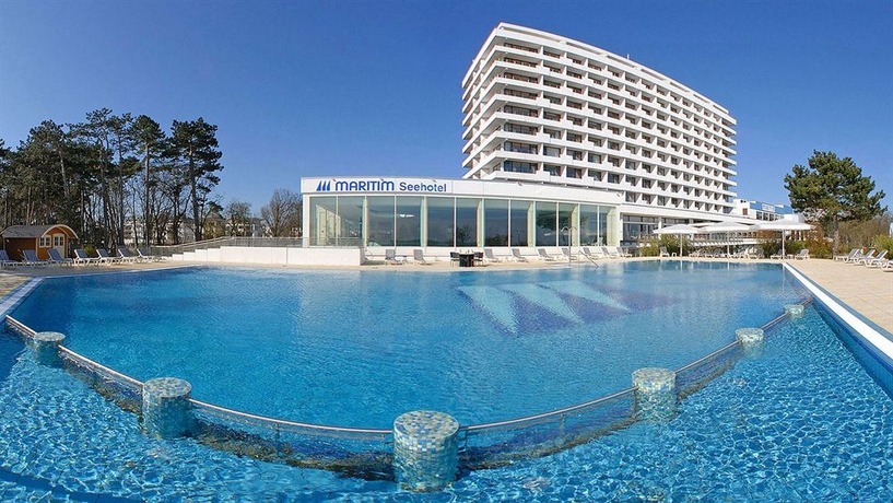 Imagen de la piscina del Hotel Maritim Seehotel Timmendorfer Strand. Foto 7