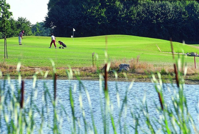 Imagen de los exteriores del Hotel Maritim Strandhotel Travem&uuml;nde. Foto 4