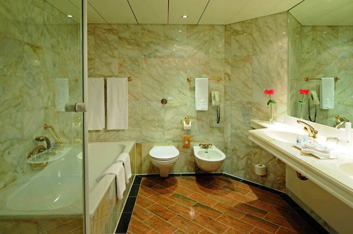 Imagen de la habitación del Hotel Maritim Stuttgart. Foto 10