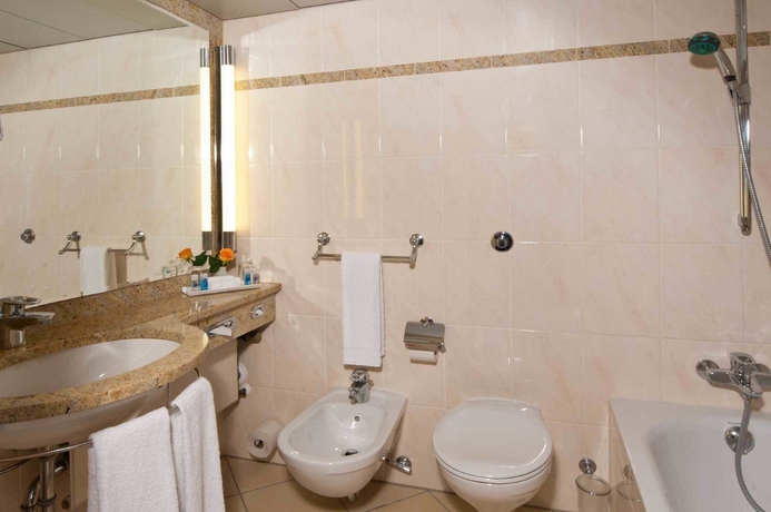 Imagen de la habitación del Hotel Maritim Würzburg. Foto 12