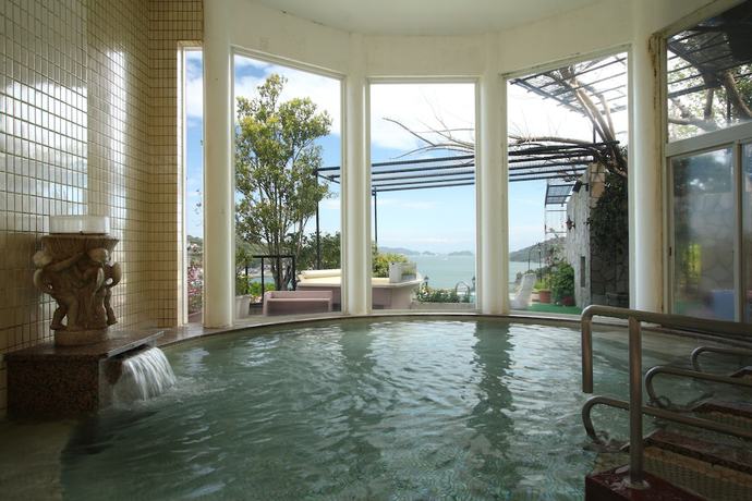 Imagen de la piscina del Hotel Maritime Kaikoen. Foto 13