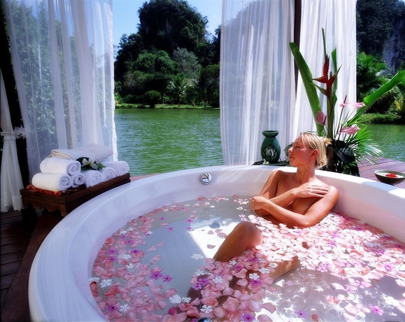 Imagen de la piscina del Hotel Maritime Park and Spa Resort. Foto 10