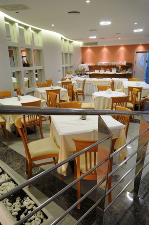 Imagen del bar/restaurante del Hotel Maritina. Foto 7