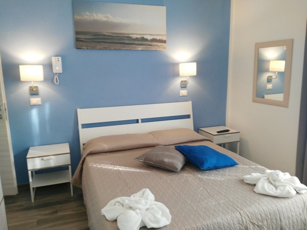 Imagen de la habitación del Hotel Marittimo. Foto 9