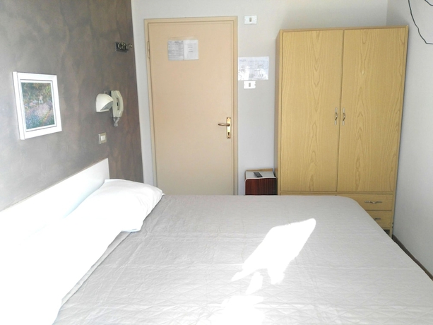 Imagen de la habitación del Hotel Marittimo. Foto 12