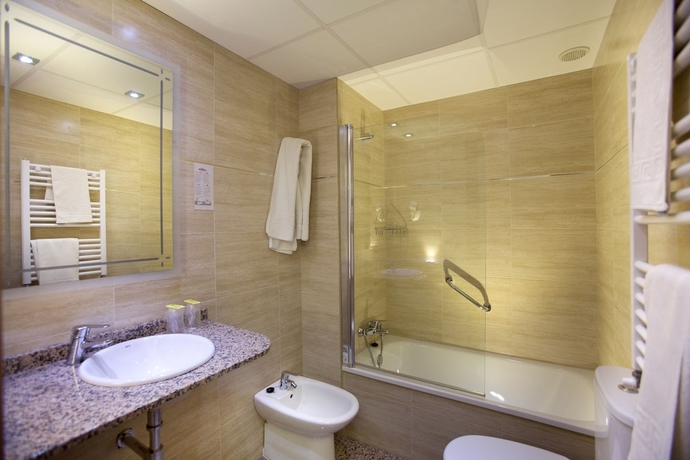 Imagen de la habitación del Hotel Marivella. Foto 3