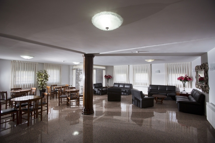 Imagen de los interiores del Hotel Marivella. Foto 14