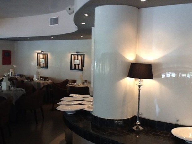 Imagen del bar/restaurante del Hotel Mariver. Foto 6