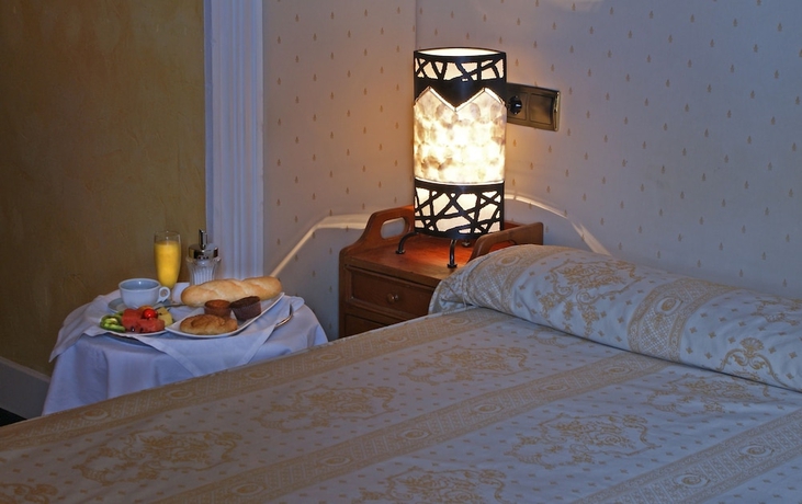 Imagen de la habitación del Hotel Marixa. Foto 8